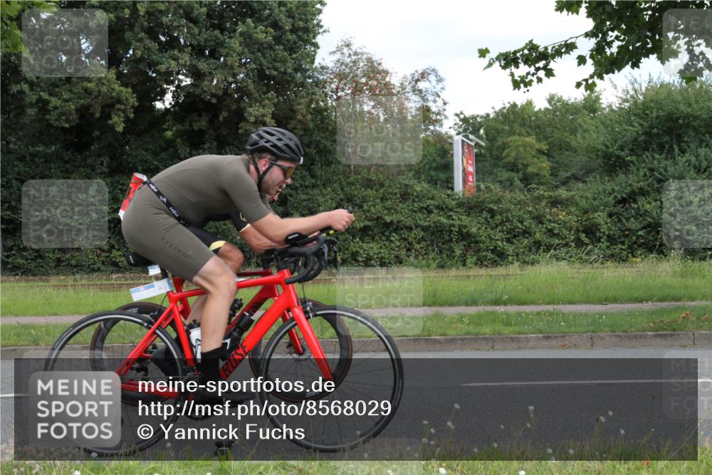 10.08.2025 - GEWOBA Citytriathlon Bremen Yannick Fuchs http://msf.ph/oto/8568029 10.08.2025 12:50:21 Radfahren 626, 643, 735, 752, 820, 824, 852, 867 meine-sportfotos.de