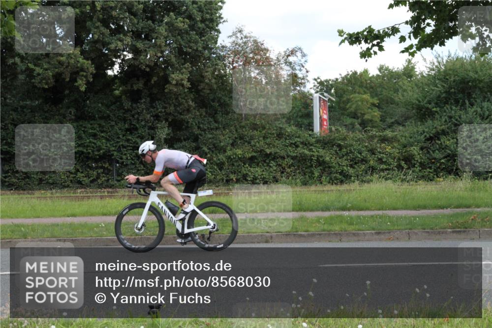 10.08.2025 - GEWOBA Citytriathlon Bremen Yannick Fuchs http://msf.ph/oto/8568030 10.08.2025 12:50:25 Radfahren 626, 643, 735, 752, 770, 820, 824, 836, 852, 859, 867 meine-sportfotos.de