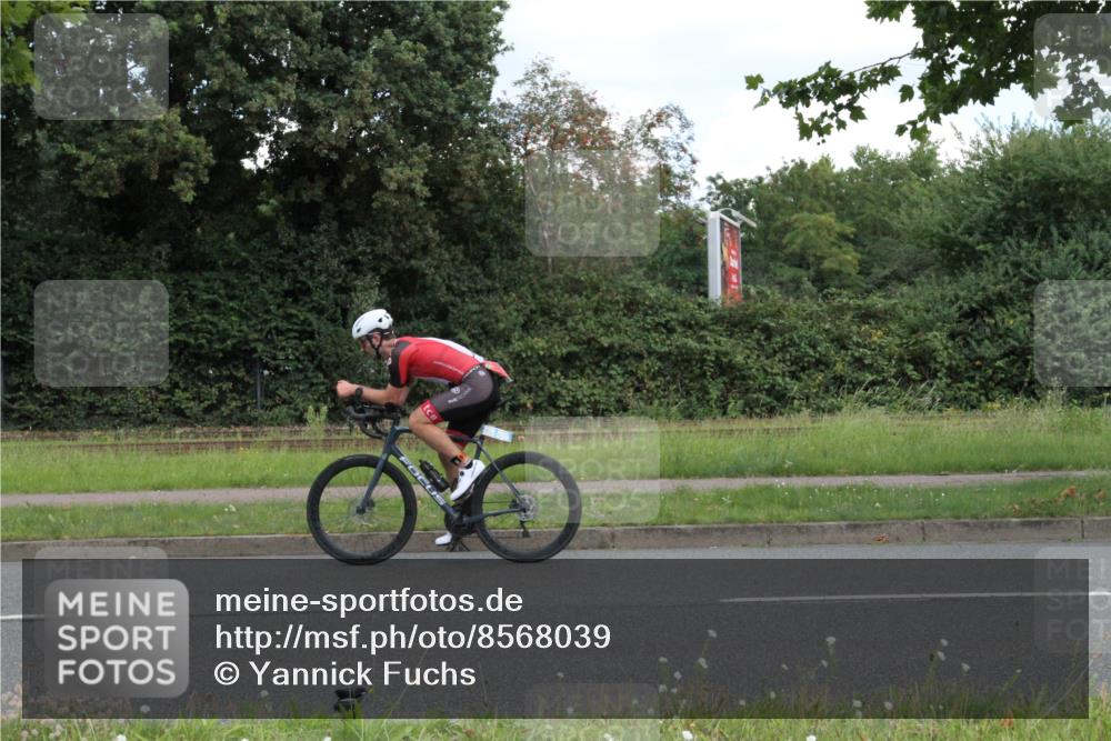 10.08.2025 - GEWOBA Citytriathlon Bremen Yannick Fuchs http://msf.ph/oto/8568039 10.08.2025 12:50:36 Radfahren 553, 584, 626, 735, 770, 824, 836, 859, 867, 914, 1016 meine-sportfotos.de