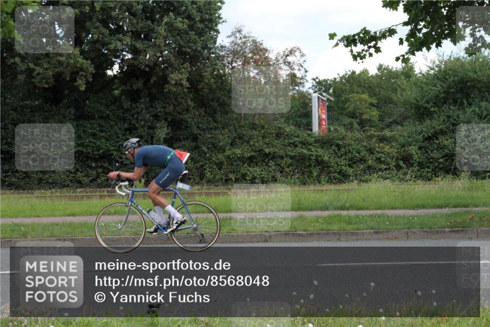 10.08.2025 - GEWOBA Citytriathlon Bremen Yannick Fuchs http://msf.ph/oto/8568048 10.08.2025 12:50:49 Radfahren 553, 584, 770, 776, 836, 859, 894, 914, 937, 1016 meine-sportfotos.de
