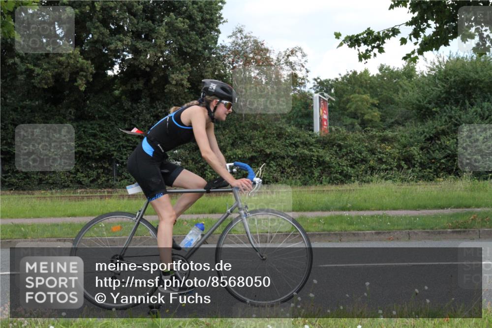 10.08.2025 - GEWOBA Citytriathlon Bremen Yannick Fuchs http://msf.ph/oto/8568050 10.08.2025 12:50:55 Radfahren 681, 776, 894, 937, 1016 meine-sportfotos.de