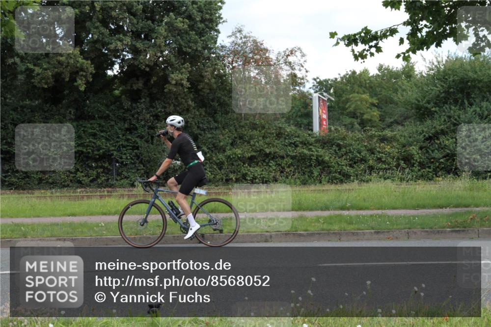 10.08.2025 - GEWOBA Citytriathlon Bremen Yannick Fuchs http://msf.ph/oto/8568052 10.08.2025 12:51:01 Radfahren 551, 681, 768, 776, 894, 924, 937 meine-sportfotos.de
