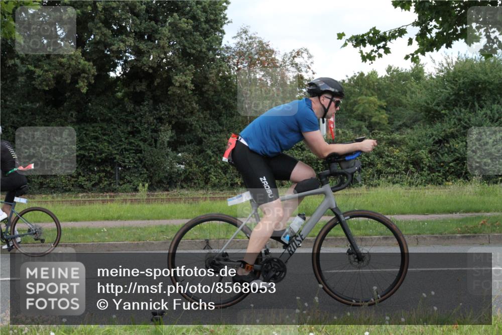 10.08.2025 - GEWOBA Citytriathlon Bremen Yannick Fuchs http://msf.ph/oto/8568053 10.08.2025 12:51:01 Radfahren 551, 681, 768, 776, 894, 924, 937 meine-sportfotos.de