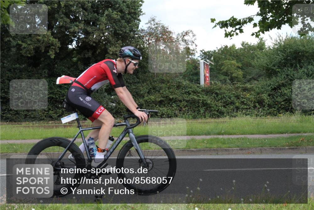 10.08.2025 - GEWOBA Citytriathlon Bremen Yannick Fuchs http://msf.ph/oto/8568057 10.08.2025 12:51:08 Radfahren 551, 681, 719, 768, 776, 894, 924 meine-sportfotos.de