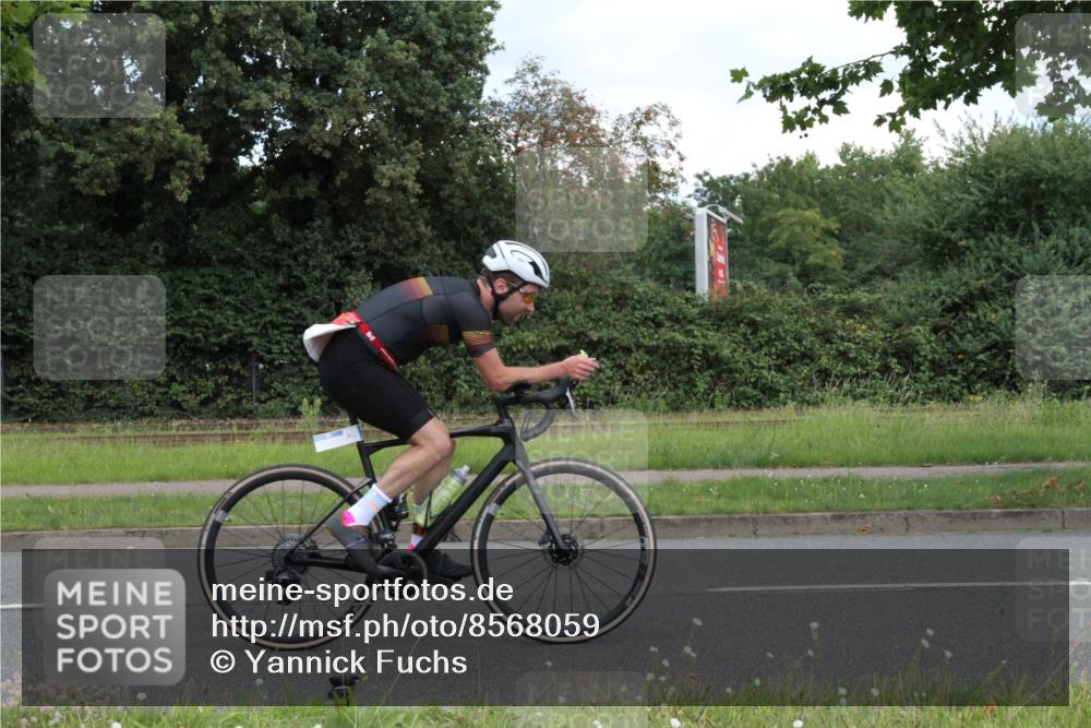 10.08.2025 - GEWOBA Citytriathlon Bremen Yannick Fuchs http://msf.ph/oto/8568059 10.08.2025 12:51:11 Radfahren 551, 681, 719, 768, 776, 894, 924 meine-sportfotos.de
