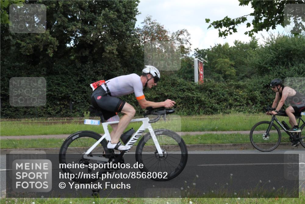 10.08.2025 - GEWOBA Citytriathlon Bremen Yannick Fuchs http://msf.ph/oto/8568062 10.08.2025 12:51:14 Radfahren 551, 667, 681, 719, 768, 912, 924 meine-sportfotos.de