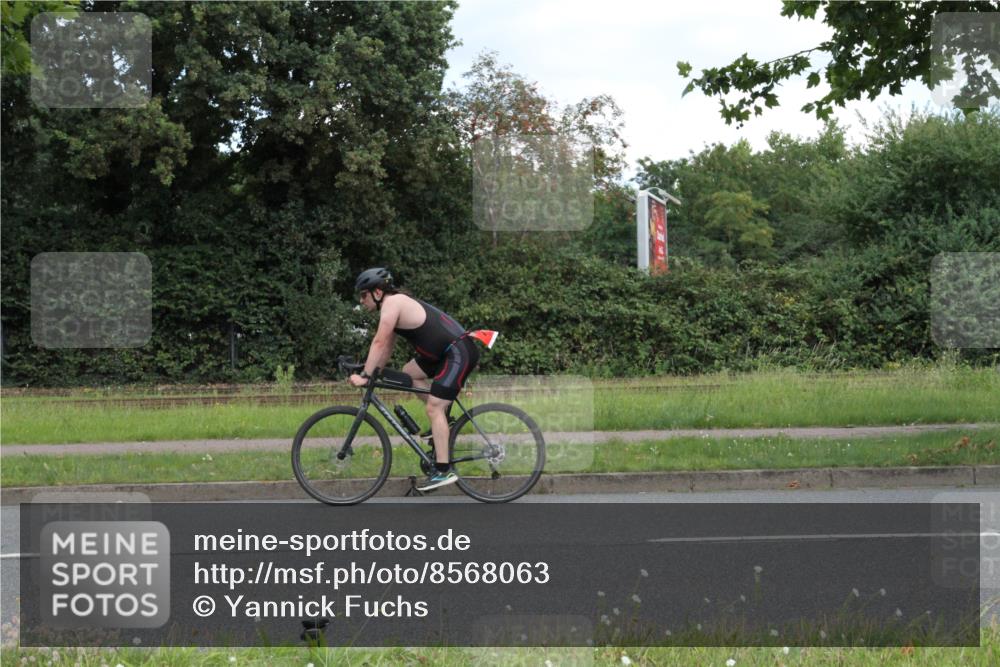 10.08.2025 - GEWOBA Citytriathlon Bremen Yannick Fuchs http://msf.ph/oto/8568063 10.08.2025 12:51:14 Radfahren 551, 667, 681, 719, 768, 912, 924 meine-sportfotos.de