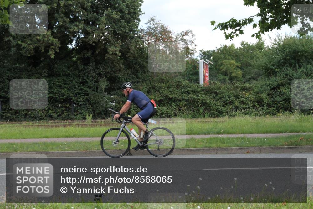 10.08.2025 - GEWOBA Citytriathlon Bremen Yannick Fuchs http://msf.ph/oto/8568065 10.08.2025 12:51:16 Radfahren 551, 556, 667, 719, 768, 912, 924 meine-sportfotos.de