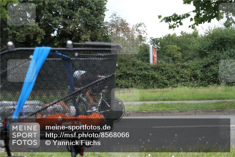 10.08.2025 - GEWOBA Citytriathlon Bremen Yannick Fuchs http://msf.ph/oto/8568066 10.08.2025 12:51:16 Radfahren 551, 556, 667, 719, 768, 912, 924 meine-sportfotos.de