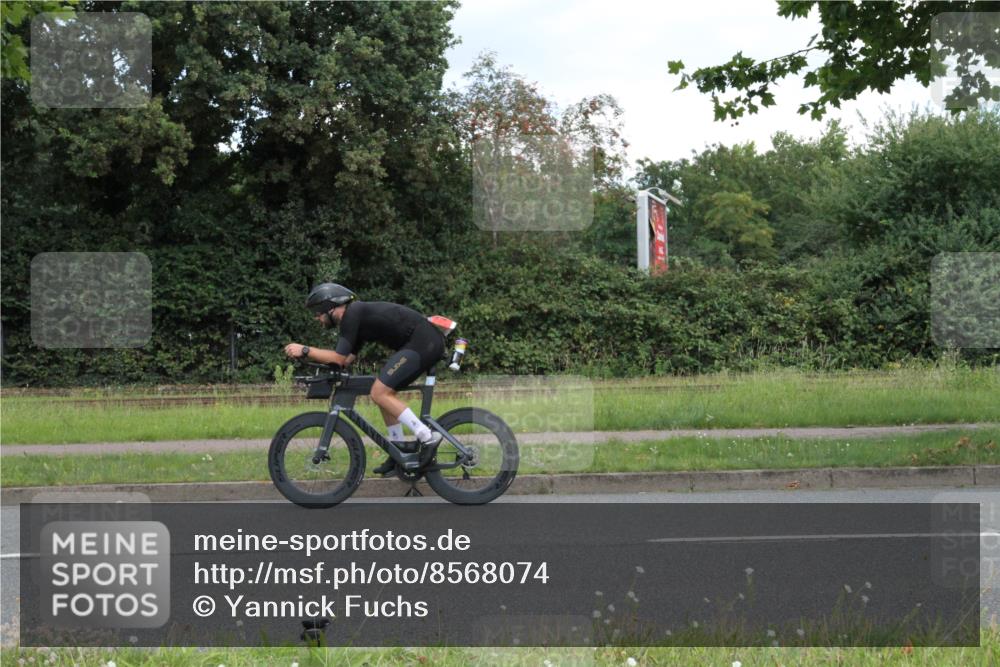 10.08.2025 - GEWOBA Citytriathlon Bremen Yannick Fuchs http://msf.ph/oto/8568074 10.08.2025 12:51:35 Radfahren 556, 575, 667, 680, 822, 855, 912 meine-sportfotos.de