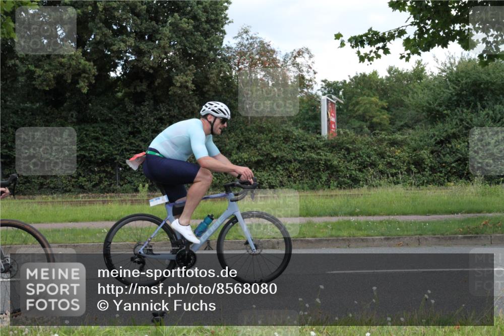10.08.2025 - GEWOBA Citytriathlon Bremen Yannick Fuchs http://msf.ph/oto/8568080 10.08.2025 12:51:44 Radfahren 575, 604, 680, 822, 855 meine-sportfotos.de