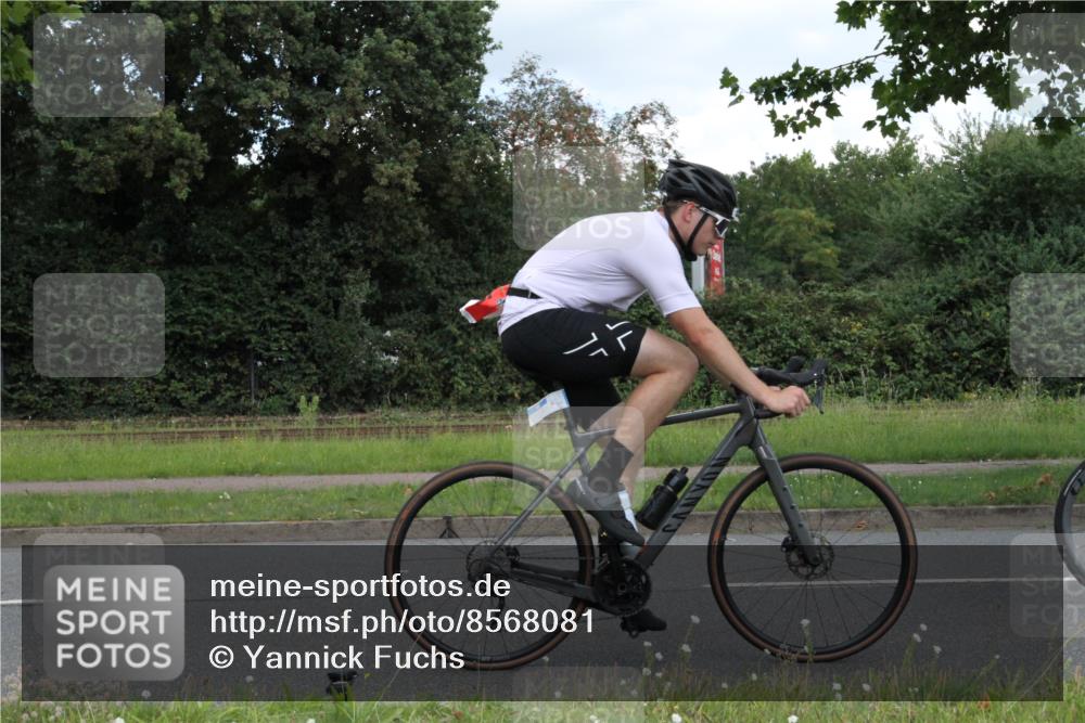 10.08.2025 - GEWOBA Citytriathlon Bremen Yannick Fuchs http://msf.ph/oto/8568081 10.08.2025 12:51:44 Radfahren 575, 604, 680, 822, 855 meine-sportfotos.de