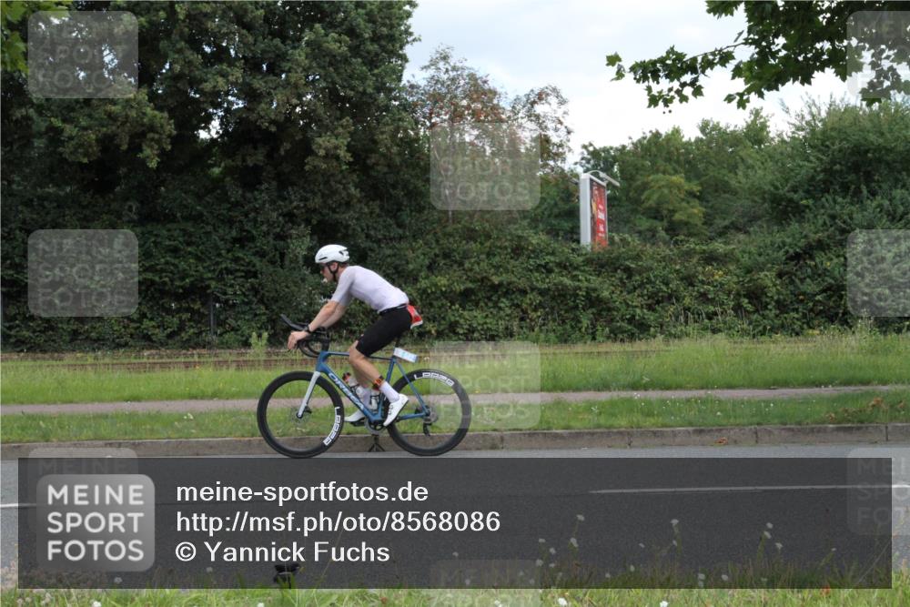 10.08.2025 - GEWOBA Citytriathlon Bremen Yannick Fuchs http://msf.ph/oto/8568086 10.08.2025 12:51:55 Radfahren 604, 664, 680, 855, 973, 977 meine-sportfotos.de