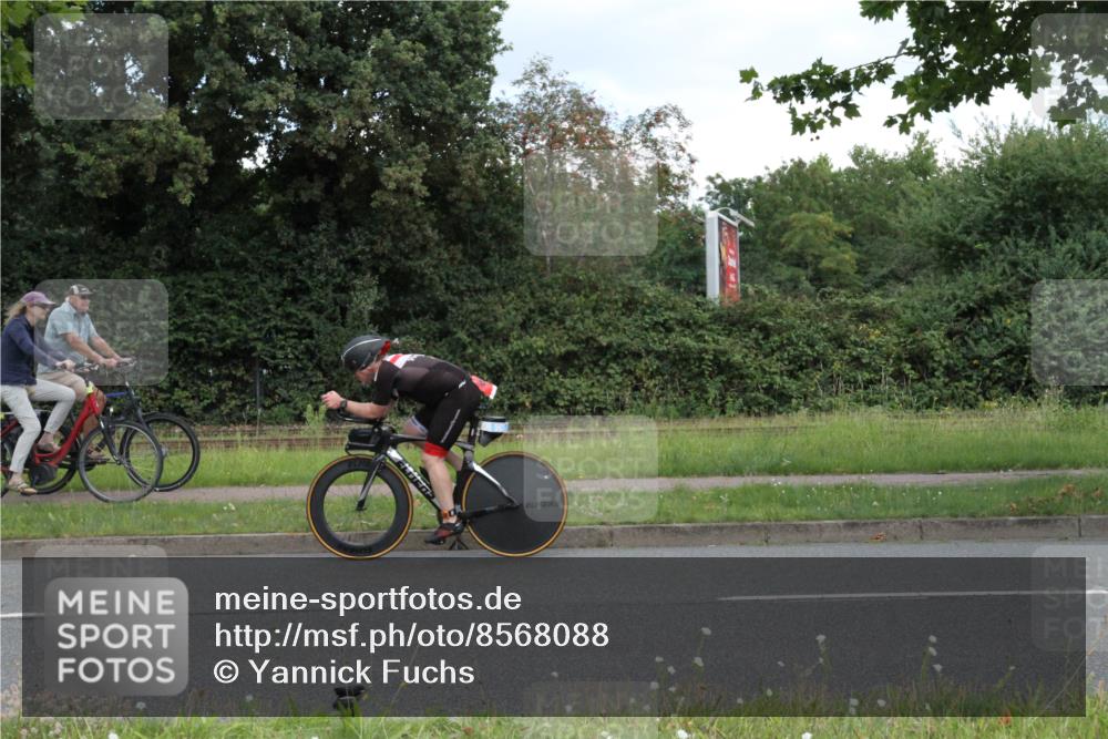 10.08.2025 - GEWOBA Citytriathlon Bremen Yannick Fuchs http://msf.ph/oto/8568088 10.08.2025 12:51:57 Radfahren 604, 664, 680, 738, 973, 977, 1017 meine-sportfotos.de