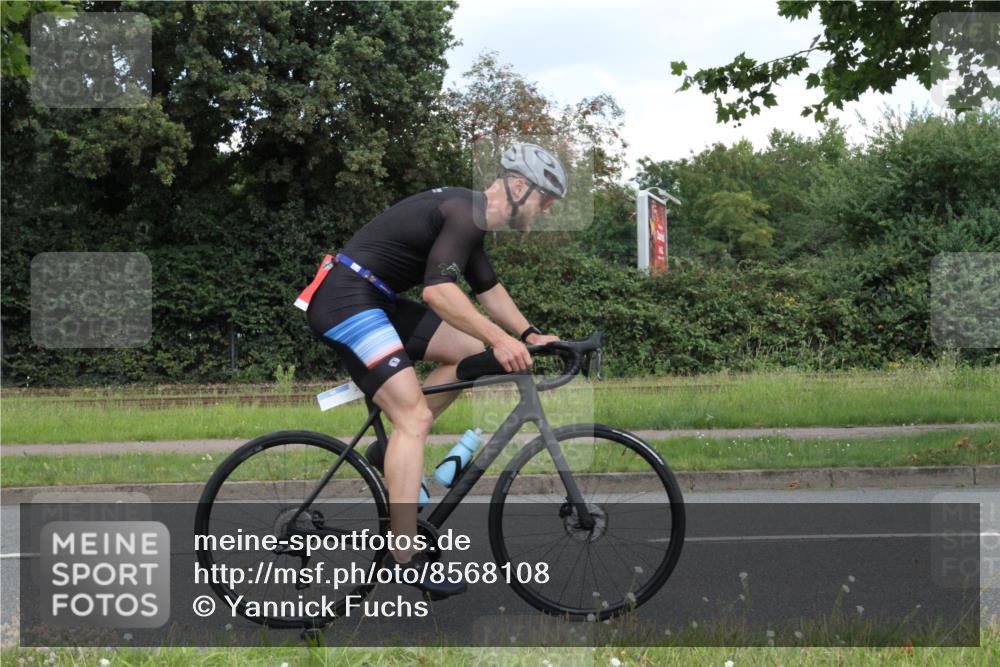 10.08.2025 - GEWOBA Citytriathlon Bremen Yannick Fuchs http://msf.ph/oto/8568108 10.08.2025 12:52:31 Radfahren 579, 599, 603, 639, 686, 701, 834, 858, 891 meine-sportfotos.de