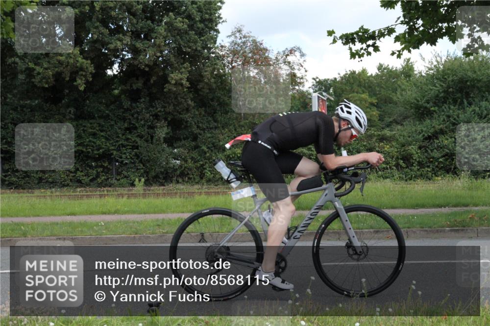 10.08.2025 - GEWOBA Citytriathlon Bremen Yannick Fuchs http://msf.ph/oto/8568115 10.08.2025 12:52:42 Radfahren 565, 579, 635, 639, 642, 686, 763, 915, 919, 956 meine-sportfotos.de