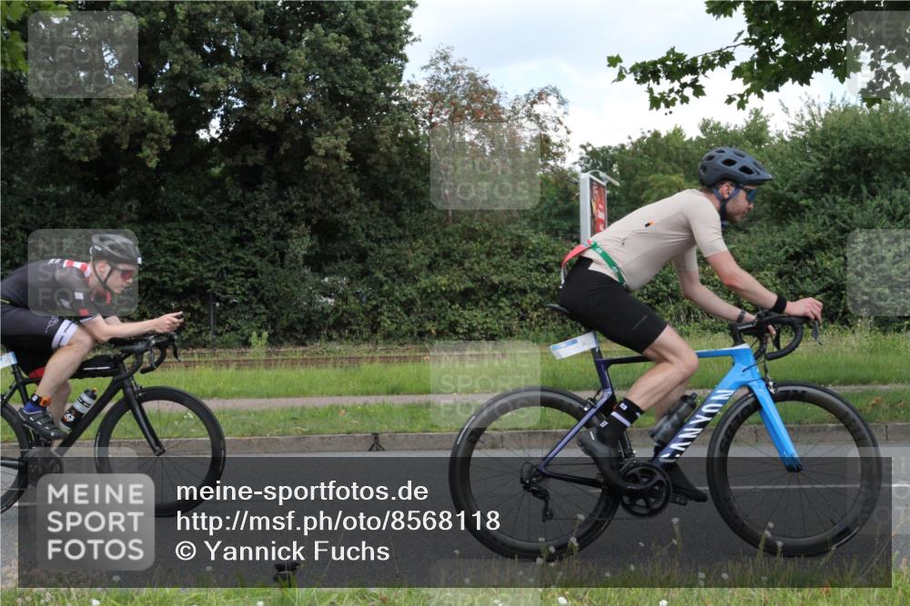 10.08.2025 - GEWOBA Citytriathlon Bremen Yannick Fuchs http://msf.ph/oto/8568118 10.08.2025 12:52:45 Radfahren 565, 579, 635, 642, 686, 763, 915, 919, 956 meine-sportfotos.de