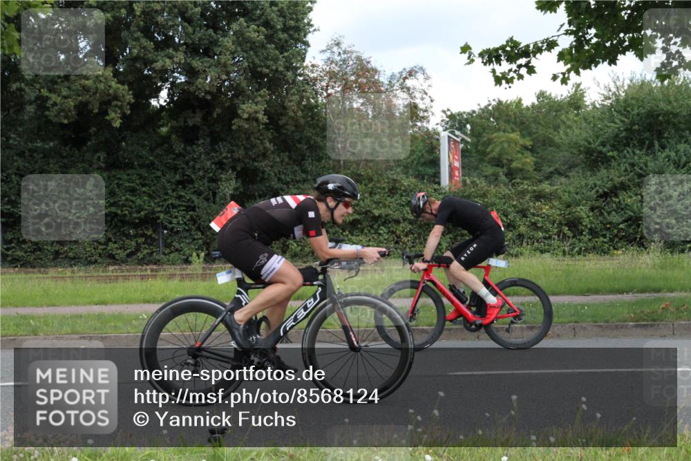 10.08.2025 - GEWOBA Citytriathlon Bremen Yannick Fuchs http://msf.ph/oto/8568124 10.08.2025 12:52:55 Radfahren 565, 635, 642, 686, 763, 833, 895, 915, 919, 956 meine-sportfotos.de
