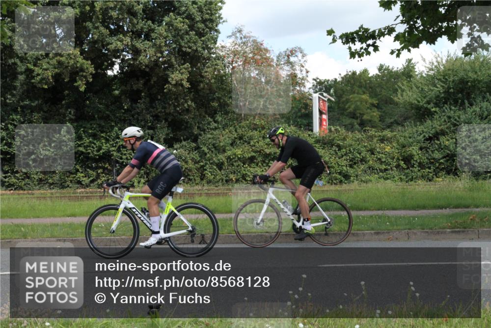 10.08.2025 - GEWOBA Citytriathlon Bremen Yannick Fuchs http://msf.ph/oto/8568128 10.08.2025 12:53:14 Radfahren 570, 734, 759, 833, 872, 895 meine-sportfotos.de