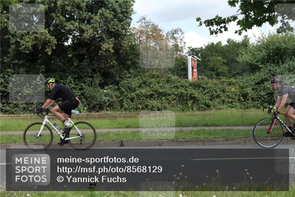 10.08.2025 - GEWOBA Citytriathlon Bremen Yannick Fuchs http://msf.ph/oto/8568129 10.08.2025 12:53:14 Radfahren 570, 734, 759, 833, 872, 895 meine-sportfotos.de