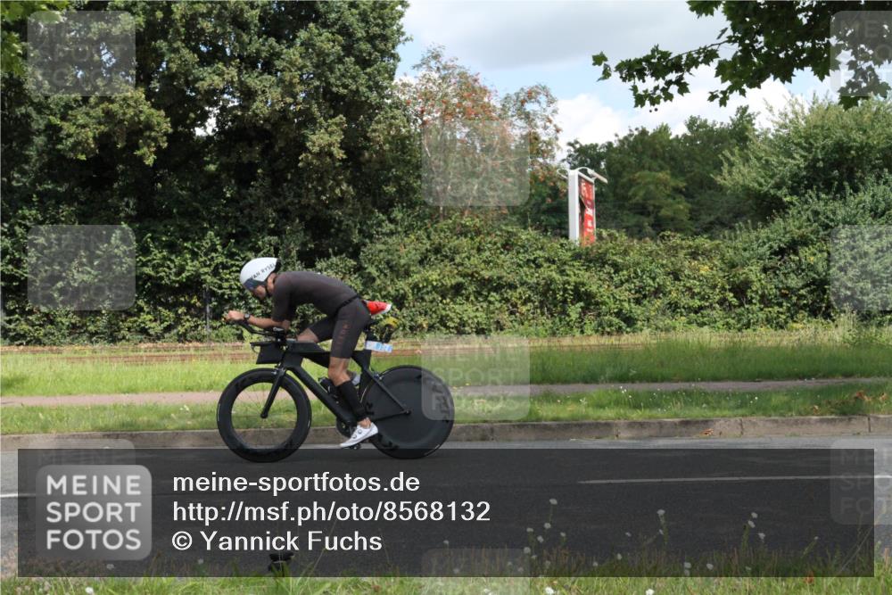 10.08.2025 - GEWOBA Citytriathlon Bremen Yannick Fuchs http://msf.ph/oto/8568132 10.08.2025 12:53:17 Radfahren 570, 734, 759, 833, 872, 895, 966 meine-sportfotos.de