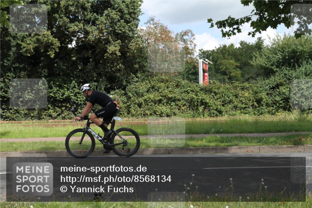 10.08.2025 - GEWOBA Citytriathlon Bremen Yannick Fuchs http://msf.ph/oto/8568134 10.08.2025 12:53:19 Radfahren 570, 734, 759, 872, 902, 966 meine-sportfotos.de