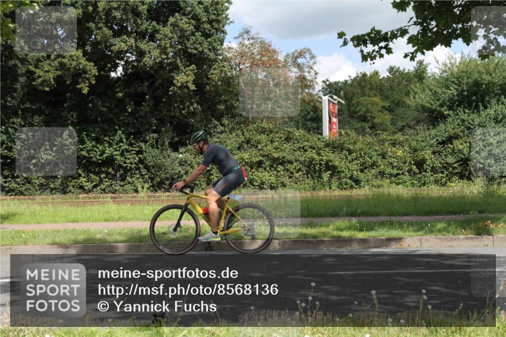 10.08.2025 - GEWOBA Citytriathlon Bremen Yannick Fuchs http://msf.ph/oto/8568136 10.08.2025 12:53:23 Radfahren 570, 631, 734, 759, 872, 902, 933, 966 meine-sportfotos.de