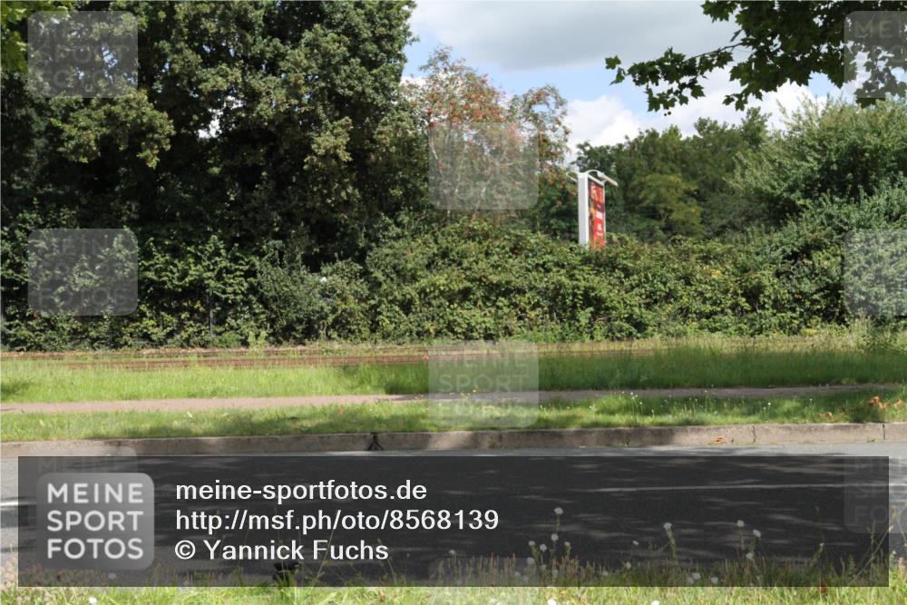 10.08.2025 - GEWOBA Citytriathlon Bremen Yannick Fuchs http://msf.ph/oto/8568139 10.08.2025 12:53:25 Radfahren 570, 631, 734, 759, 872, 902, 933, 966, 1035 meine-sportfotos.de