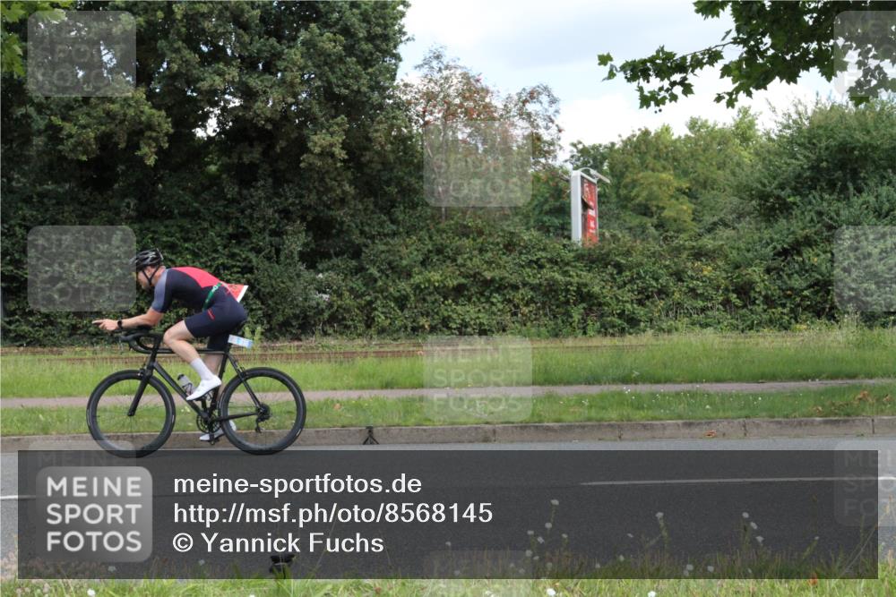10.08.2025 - GEWOBA Citytriathlon Bremen Yannick Fuchs http://msf.ph/oto/8568145 10.08.2025 12:53:33 Radfahren 631, 759, 872, 902, 933, 966, 1035 meine-sportfotos.de