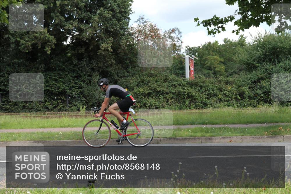 10.08.2025 - GEWOBA Citytriathlon Bremen Yannick Fuchs http://msf.ph/oto/8568148 10.08.2025 12:53:37 Radfahren 631, 739, 759, 902, 933, 966, 1035 meine-sportfotos.de