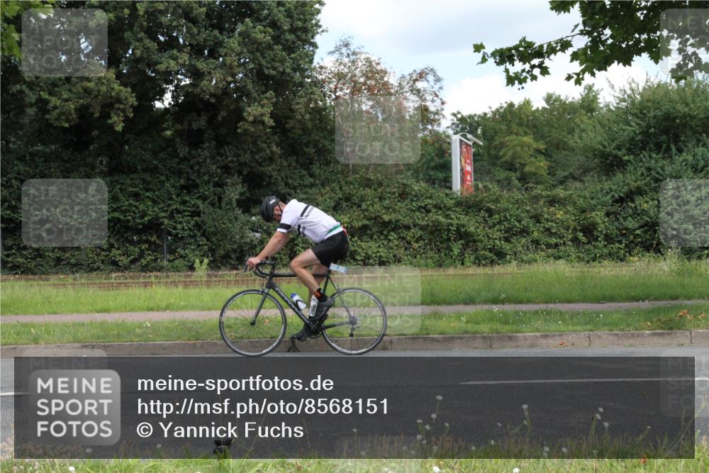 10.08.2025 - GEWOBA Citytriathlon Bremen Yannick Fuchs http://msf.ph/oto/8568151 10.08.2025 12:53:38 Radfahren 631, 739, 759, 902, 933, 966, 1035 meine-sportfotos.de