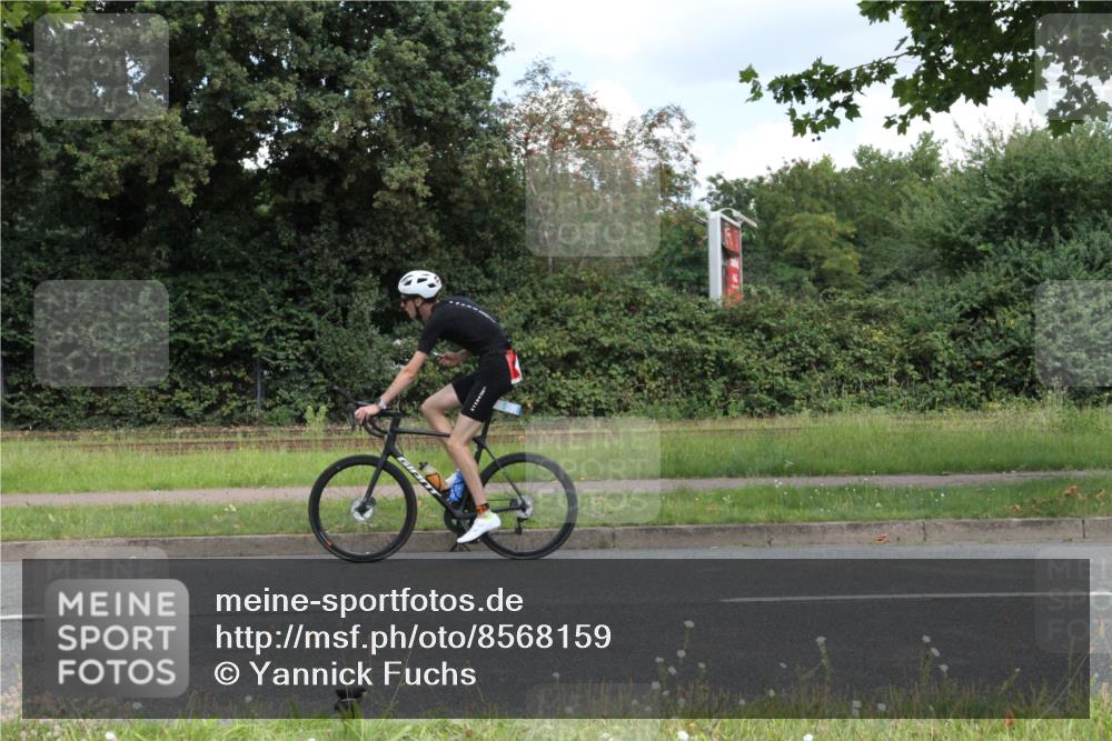 10.08.2025 - GEWOBA Citytriathlon Bremen Yannick Fuchs http://msf.ph/oto/8568159 10.08.2025 12:53:56 Radfahren 739, 742, 797, 1032, 1039 meine-sportfotos.de