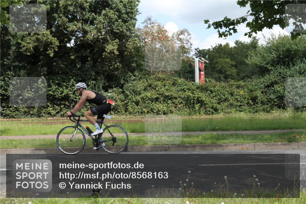 10.08.2025 - GEWOBA Citytriathlon Bremen Yannick Fuchs http://msf.ph/oto/8568163 10.08.2025 12:54:03 Radfahren 742, 750, 797, 1006, 1032, 1039 meine-sportfotos.de