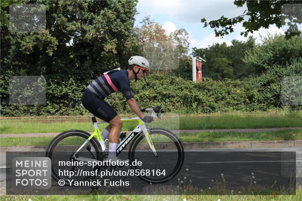 10.08.2025 - GEWOBA Citytriathlon Bremen Yannick Fuchs http://msf.ph/oto/8568164 10.08.2025 12:54:04 Radfahren 742, 750, 797, 1006, 1032, 1039 meine-sportfotos.de