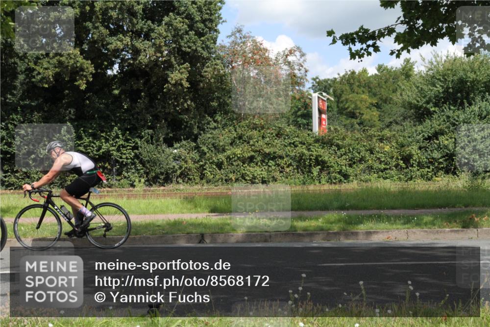 10.08.2025 - GEWOBA Citytriathlon Bremen Yannick Fuchs http://msf.ph/oto/8568172 10.08.2025 12:54:15 Radfahren 618, 707, 740, 742, 750, 797, 1006, 1032, 1039 meine-sportfotos.de