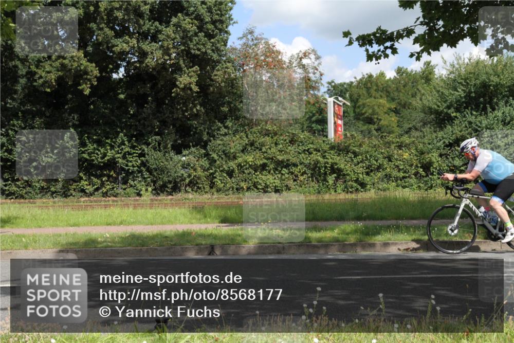 10.08.2025 - GEWOBA Citytriathlon Bremen Yannick Fuchs http://msf.ph/oto/8568177 10.08.2025 12:54:18 Radfahren 582, 618, 707, 740, 742, 750, 797, 1006, 1032, 1039 meine-sportfotos.de