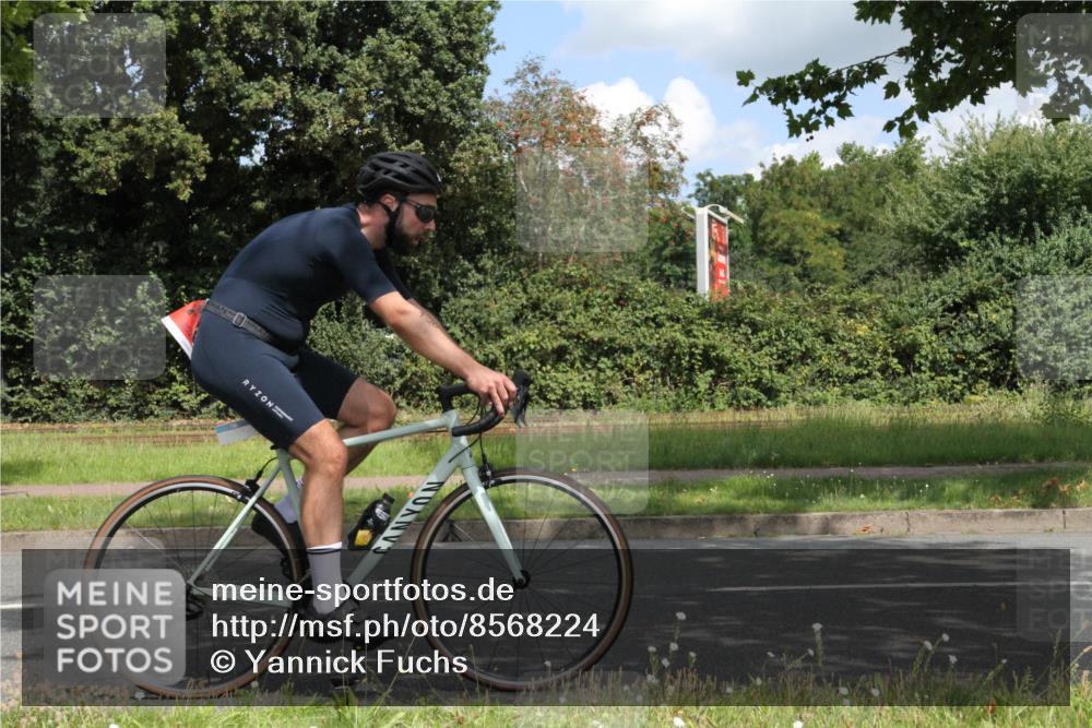 10.08.2025 - GEWOBA Citytriathlon Bremen Yannick Fuchs http://msf.ph/oto/8568224 10.08.2025 12:54:42 Radfahren 580, 582, 634, 736, 783, 789, 790, 826, 1029 meine-sportfotos.de