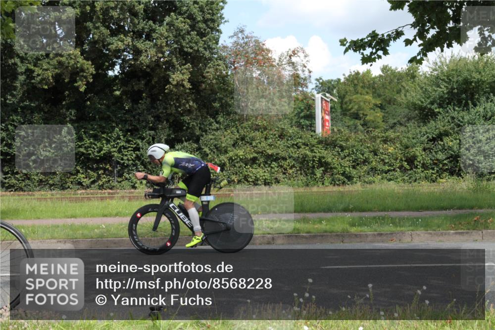 10.08.2025 - GEWOBA Citytriathlon Bremen Yannick Fuchs http://msf.ph/oto/8568228 10.08.2025 12:54:49 Radfahren 563, 591, 632, 634, 728, 736, 781, 783, 790, 1029 meine-sportfotos.de