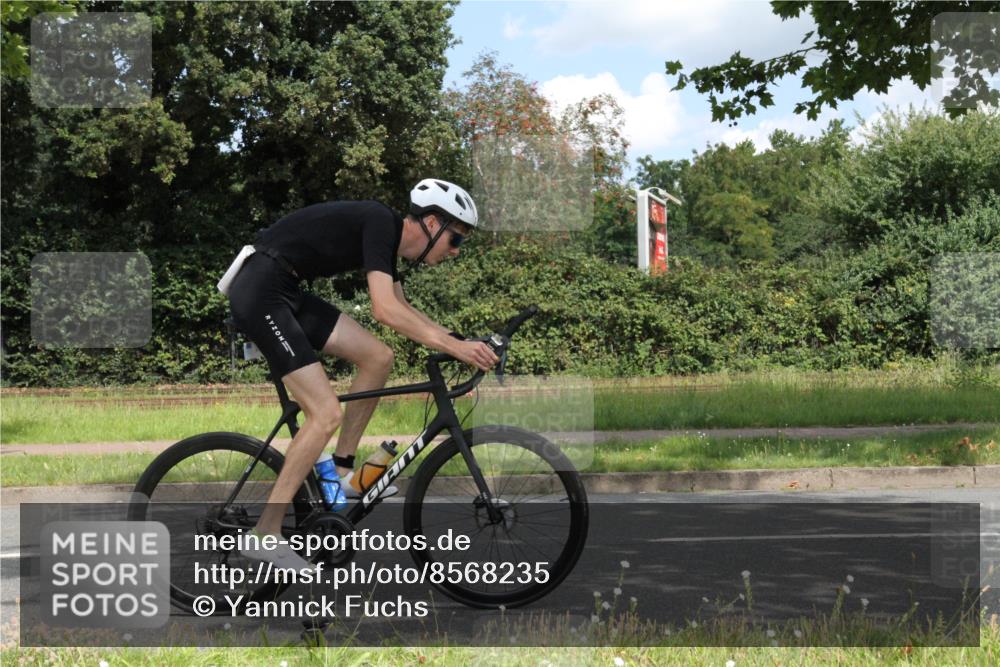 10.08.2025 - GEWOBA Citytriathlon Bremen Yannick Fuchs http://msf.ph/oto/8568235 10.08.2025 12:55:00 Radfahren 563, 591, 632, 714, 728, 761, 766, 781, 794, 1015, 1029 meine-sportfotos.de