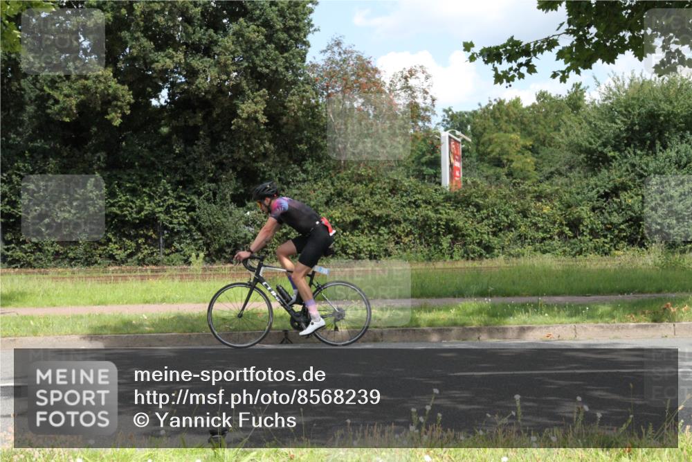 10.08.2025 - GEWOBA Citytriathlon Bremen Yannick Fuchs http://msf.ph/oto/8568239 10.08.2025 12:55:04 Radfahren 563, 591, 632, 714, 728, 761, 766, 781, 794, 877, 1015, 1029 meine-sportfotos.de