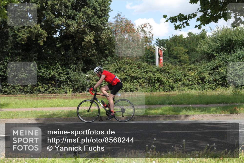 10.08.2025 - GEWOBA Citytriathlon Bremen Yannick Fuchs http://msf.ph/oto/8568244 10.08.2025 12:55:08 Radfahren 563, 591, 632, 696, 714, 728, 761, 766, 781, 794, 877, 1015 meine-sportfotos.de