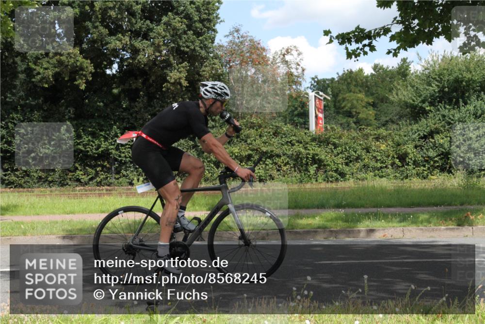 10.08.2025 - GEWOBA Citytriathlon Bremen Yannick Fuchs http://msf.ph/oto/8568245 10.08.2025 12:55:09 Radfahren 563, 591, 632, 696, 714, 728, 761, 766, 781, 794, 877, 1015 meine-sportfotos.de