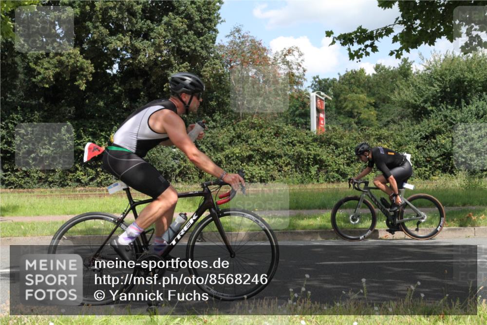 10.08.2025 - GEWOBA Citytriathlon Bremen Yannick Fuchs http://msf.ph/oto/8568246 10.08.2025 12:55:11 Radfahren 563, 632, 696, 714, 761, 766, 794, 877, 1015 meine-sportfotos.de