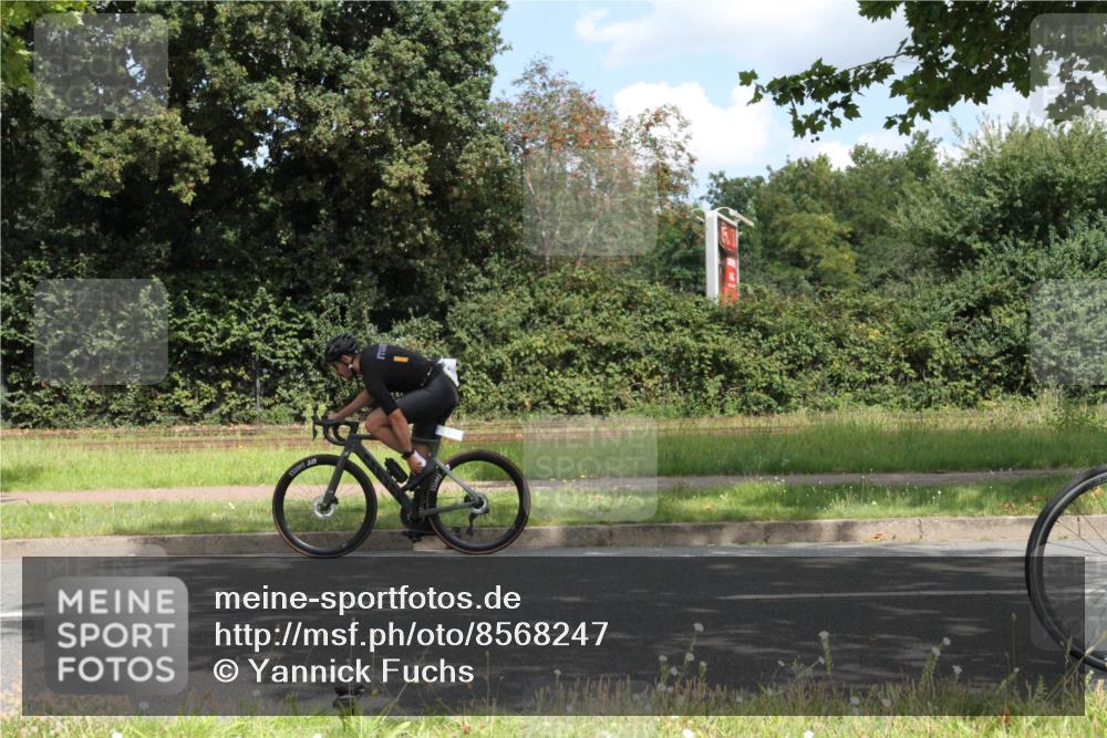 10.08.2025 - GEWOBA Citytriathlon Bremen Yannick Fuchs http://msf.ph/oto/8568247 10.08.2025 12:55:11 Radfahren 563, 632, 696, 714, 761, 766, 794, 877, 1015 meine-sportfotos.de