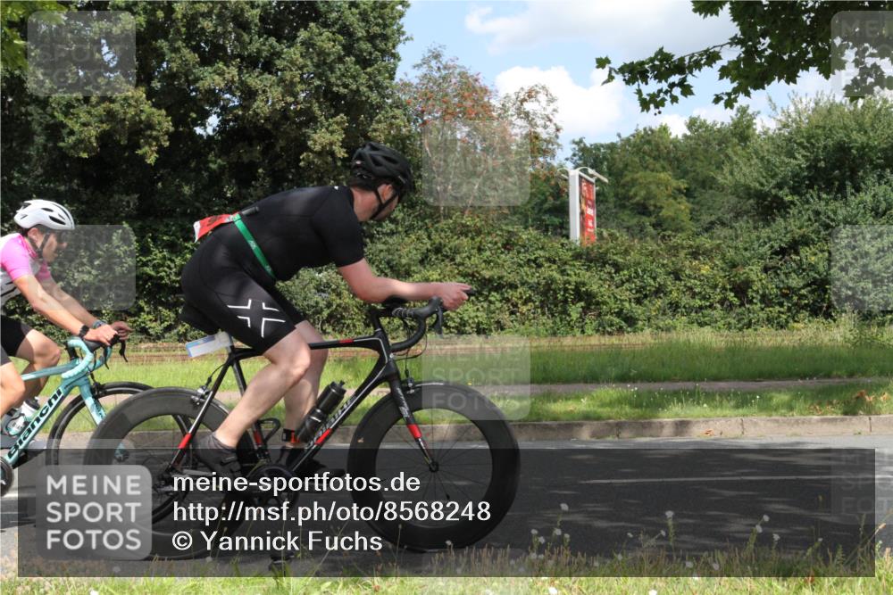 10.08.2025 - GEWOBA Citytriathlon Bremen Yannick Fuchs http://msf.ph/oto/8568248 10.08.2025 12:55:12 Radfahren 563, 696, 714, 761, 766, 794, 877, 1015 meine-sportfotos.de