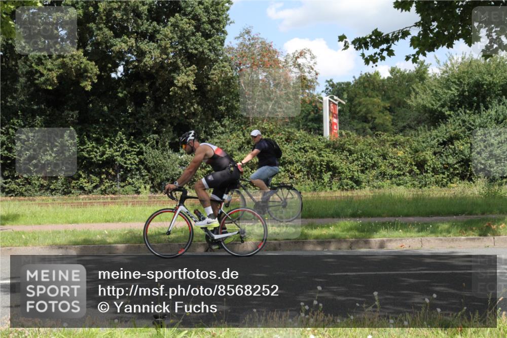 10.08.2025 - GEWOBA Citytriathlon Bremen Yannick Fuchs http://msf.ph/oto/8568252 10.08.2025 12:55:15 Radfahren 696, 714, 761, 766, 794, 877, 982, 1015 meine-sportfotos.de