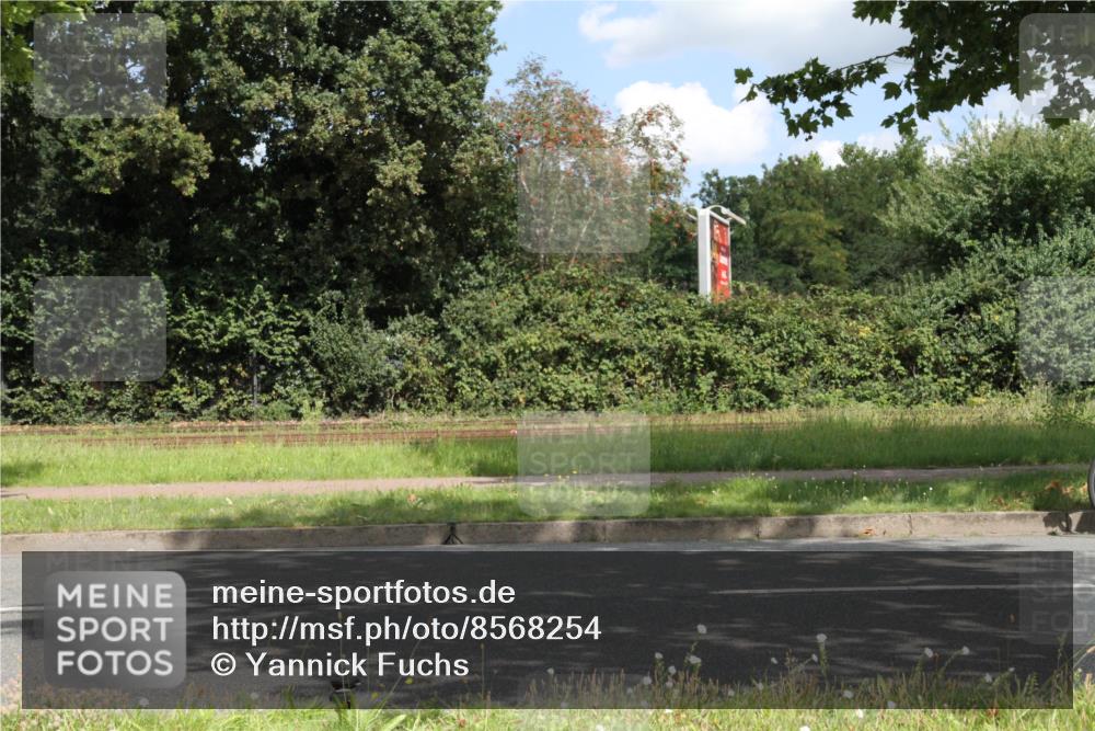 10.08.2025 - GEWOBA Citytriathlon Bremen Yannick Fuchs http://msf.ph/oto/8568254 10.08.2025 12:55:17 Radfahren 696, 714, 761, 766, 794, 877, 982, 1015, 1033 meine-sportfotos.de