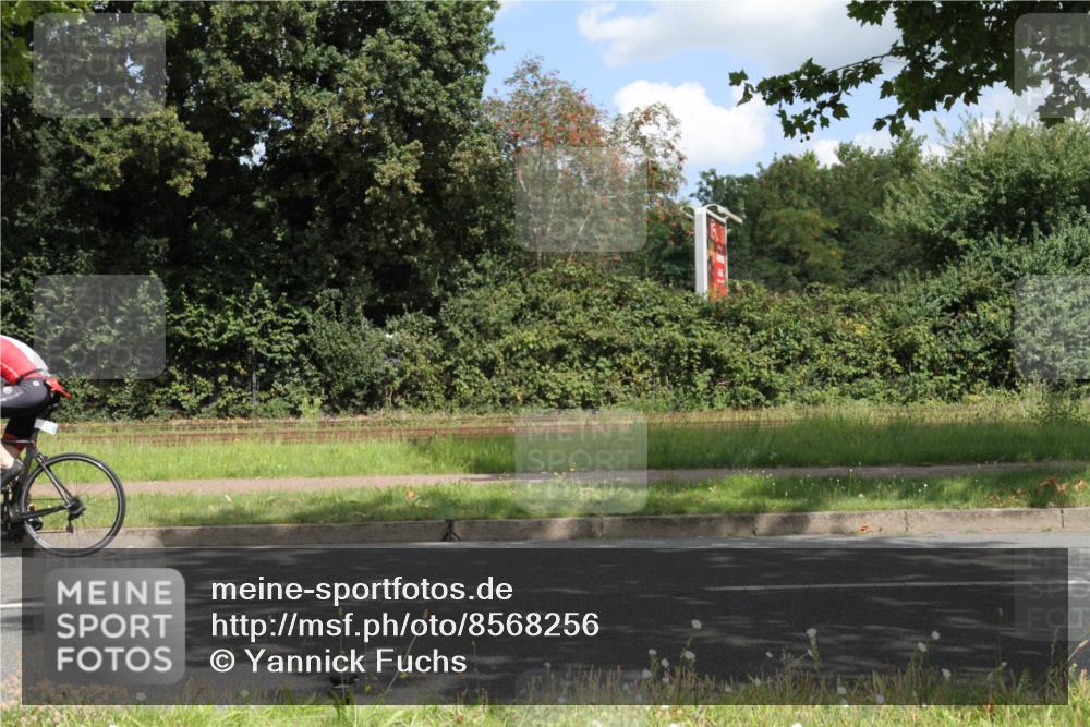 10.08.2025 - GEWOBA Citytriathlon Bremen Yannick Fuchs http://msf.ph/oto/8568256 10.08.2025 12:55:18 Radfahren 696, 714, 761, 766, 794, 877, 982, 1015, 1033 meine-sportfotos.de