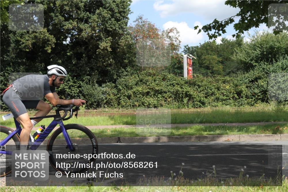 10.08.2025 - GEWOBA Citytriathlon Bremen Yannick Fuchs http://msf.ph/oto/8568261 10.08.2025 12:55:20 Radfahren 696, 714, 766, 794, 877, 982, 1015, 1033 meine-sportfotos.de