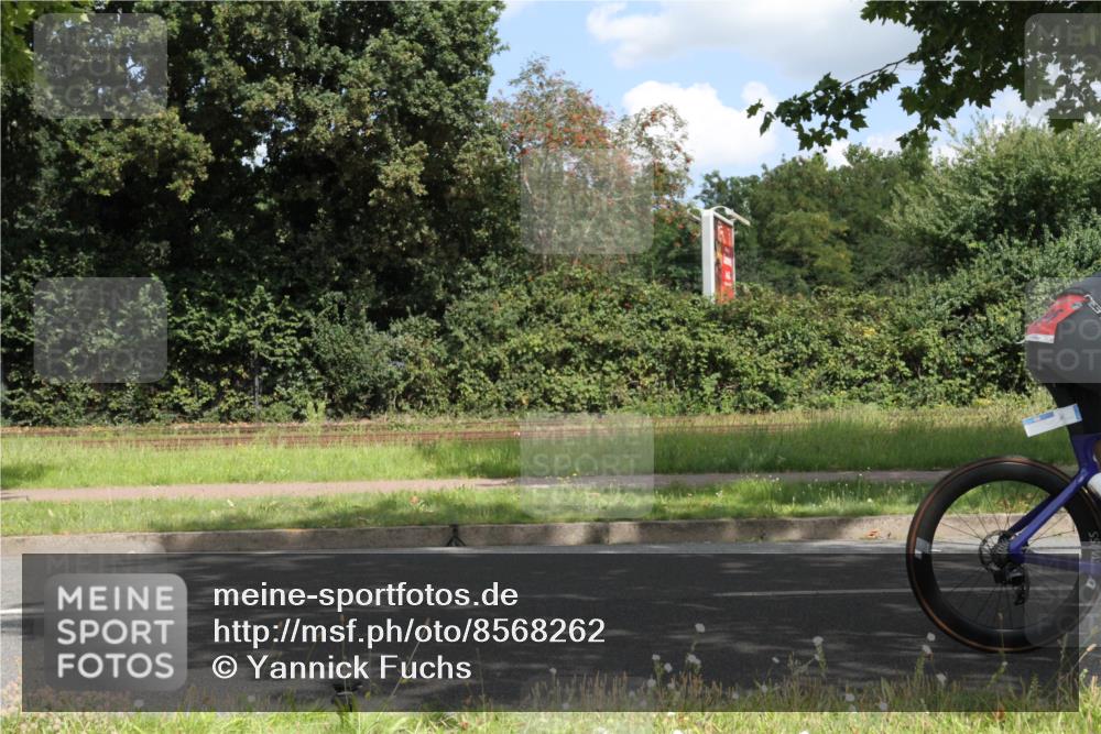 10.08.2025 - GEWOBA Citytriathlon Bremen Yannick Fuchs http://msf.ph/oto/8568262 10.08.2025 12:55:20 Radfahren 696, 714, 766, 794, 877, 982, 1015, 1033 meine-sportfotos.de